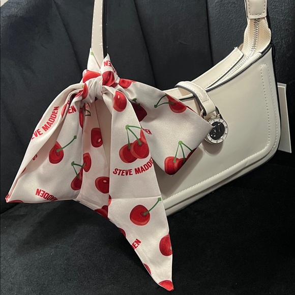 🍒 Steve Madden Broselyn Shoulder bag, Vanilla cream color - Picture 4 of 10